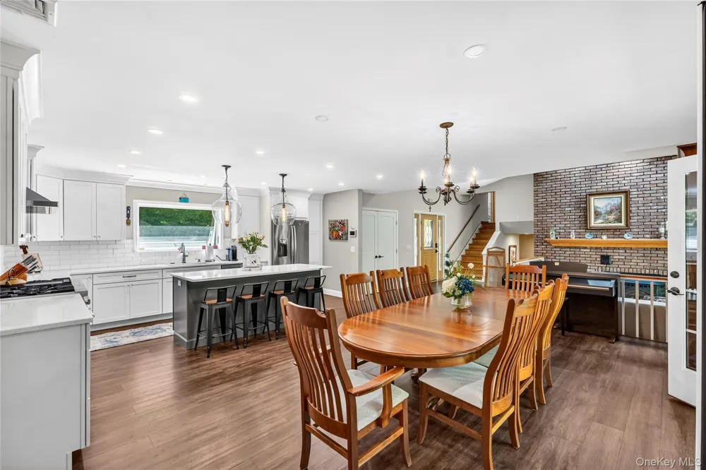 21 Straub Drive Pleasant Valley, NY 12569