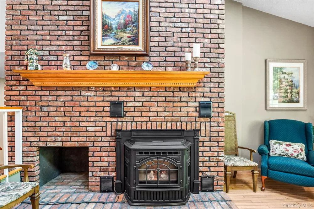 21 Straub Drive Pleasant Valley, NY 12569