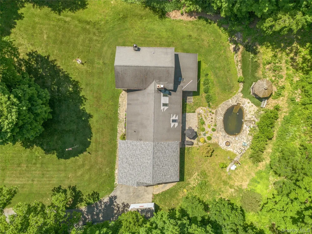 21 Straub Drive Pleasant Valley, NY 12569
