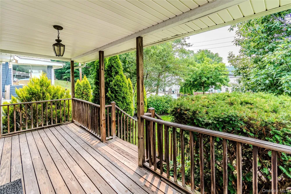382 E Main Street Jefferson Valley, NY 10535