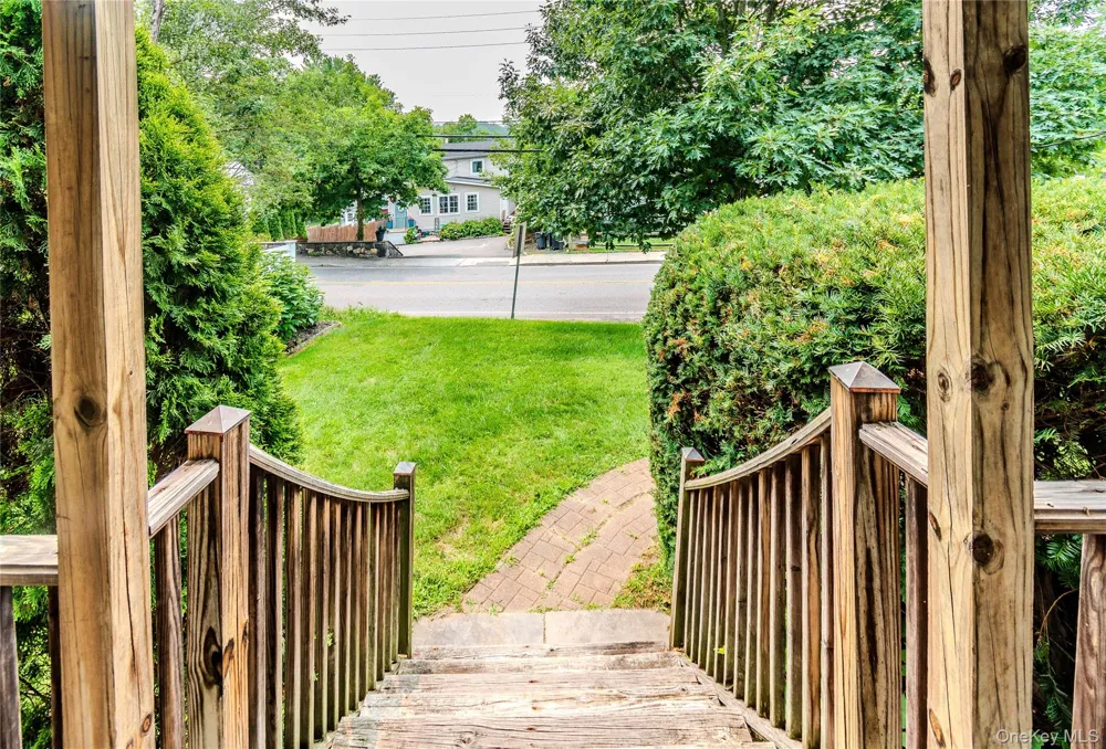382 E Main Street Jefferson Valley, NY 10535