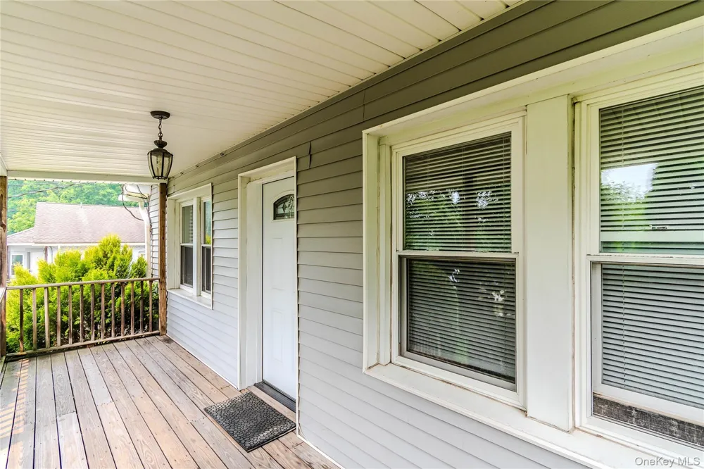 382 E Main Street Jefferson Valley, NY 10535