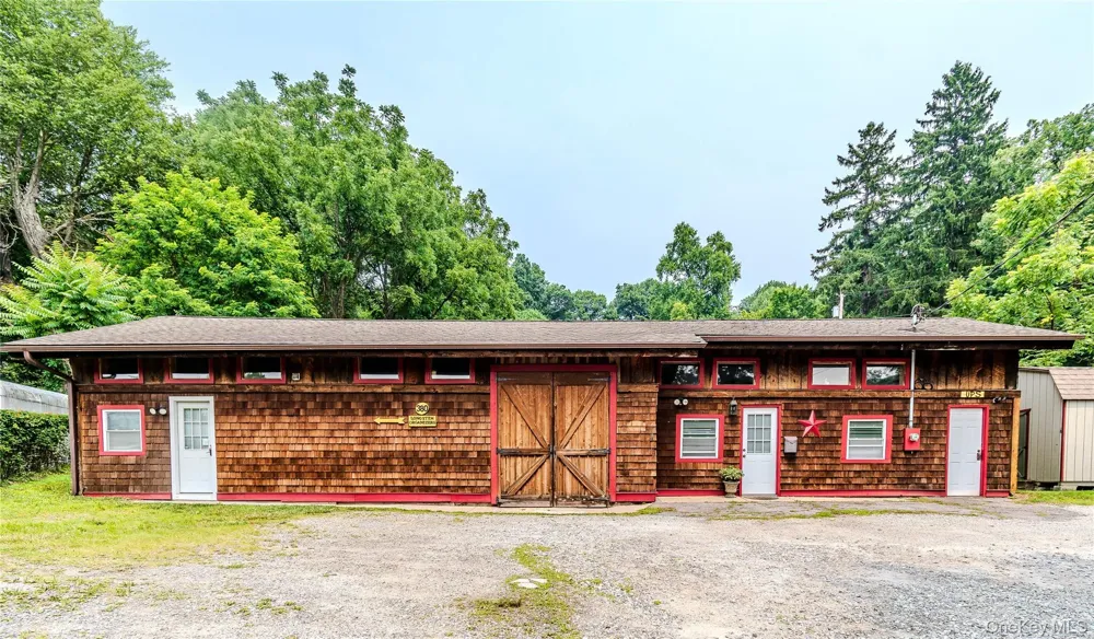 382 E Main Street Jefferson Valley, NY 10535