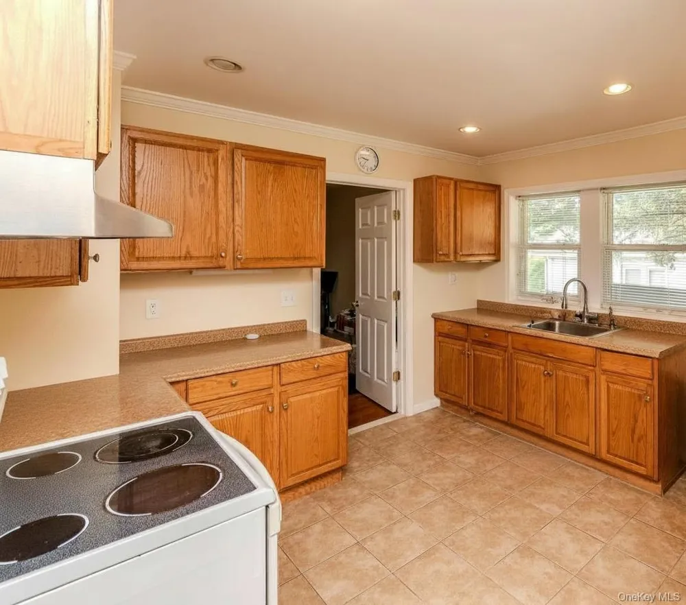 382 E Main Street Jefferson Valley, NY 10535
