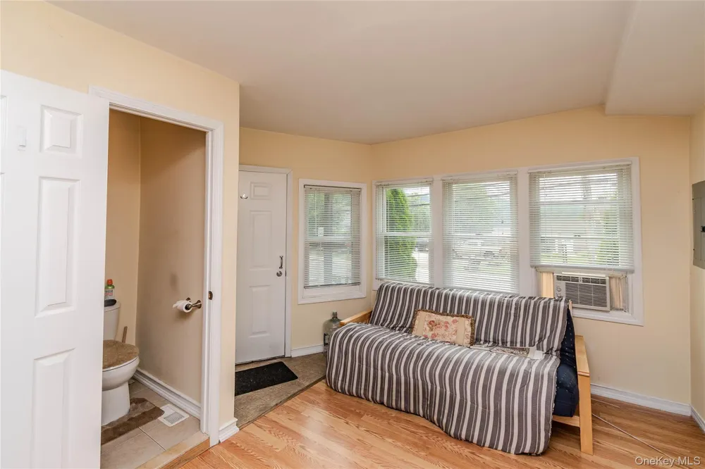 378 E Main Street Jefferson Valley, NY 10535
