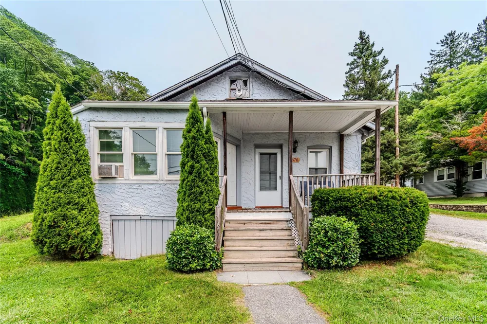378 E Main Street Jefferson Valley, NY 10535