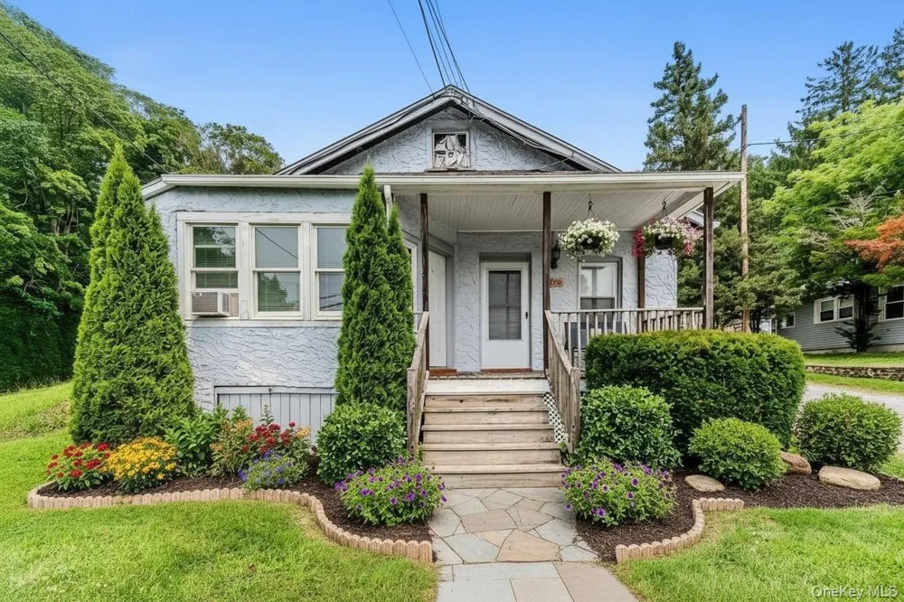 378 E Main Street Jefferson Valley, NY 10535