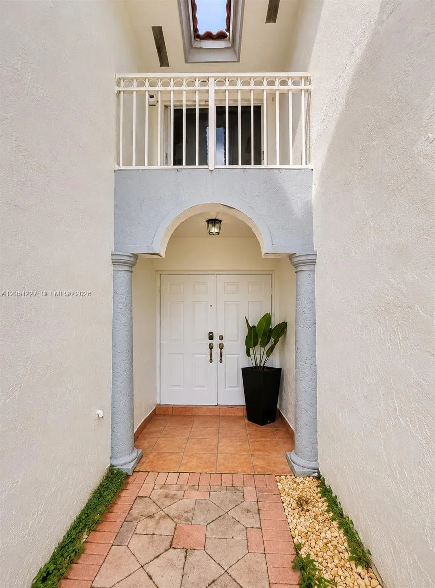 15355 SW 39th Ln Miami, FL 33185