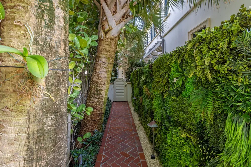 456 S OCEAN BOULEVARD Palm Beach, FL 33480