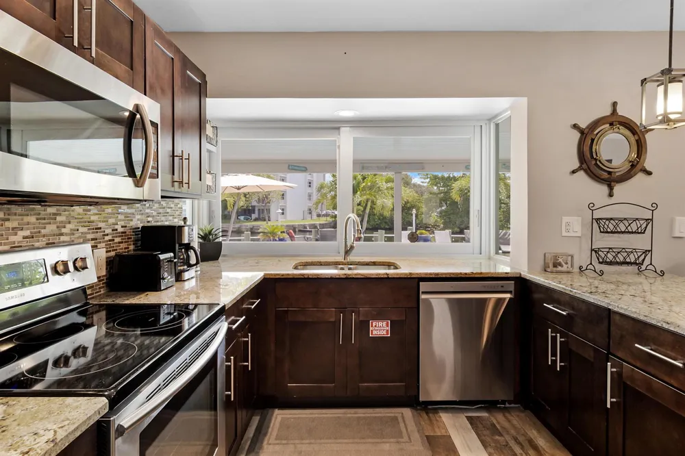 981 SE 10TH COURT Pompano Beach, FL 33060