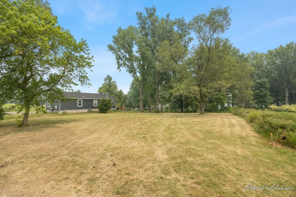 9696 10 Mile Road NE Rockford, MI 49341