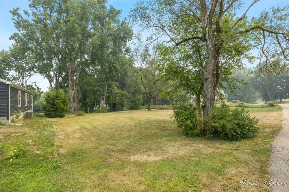 9696 10 Mile Road NE Rockford, MI 49341