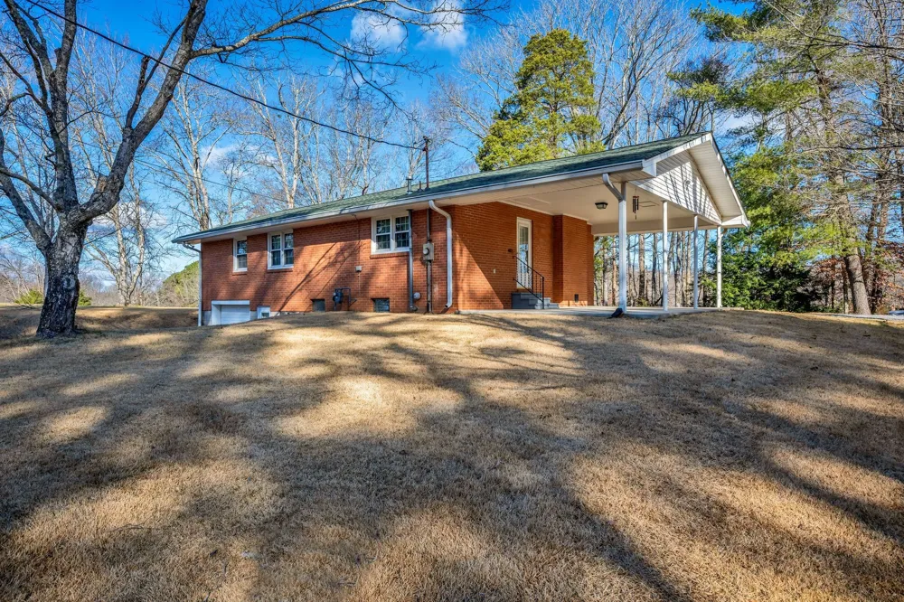 3355 Highway 47 North White Bluff, TN 37187