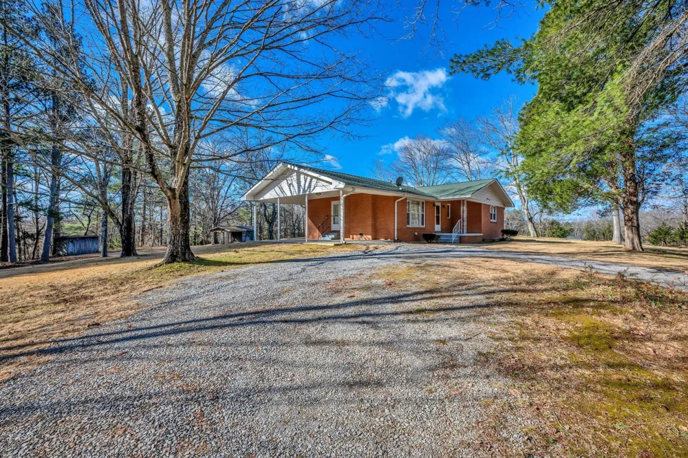 3355 Highway 47 North White Bluff, TN 37187