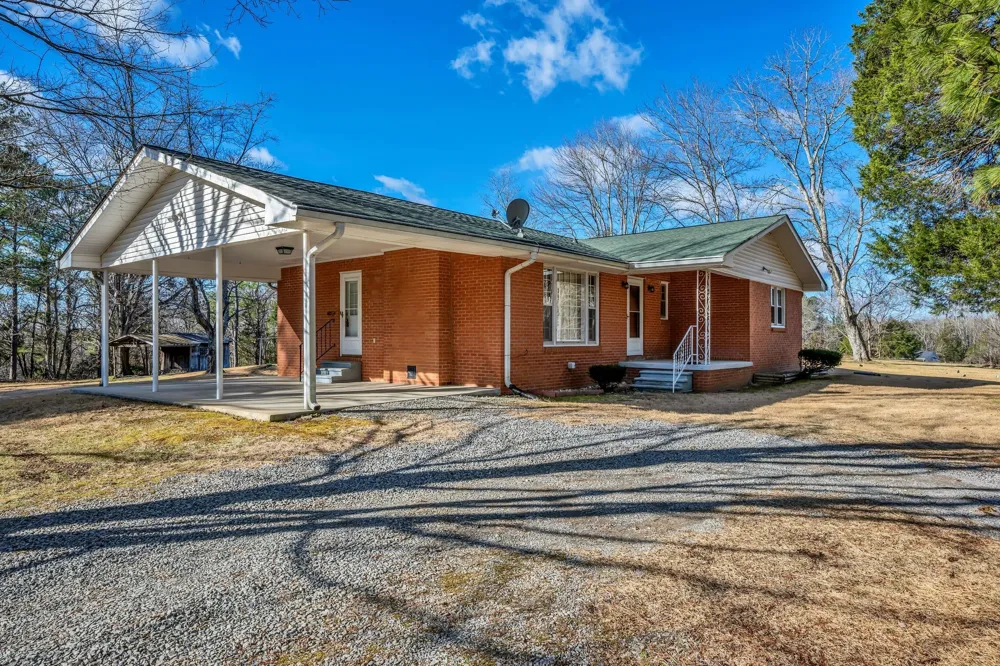 3355 Highway 47 North White Bluff, TN 37187