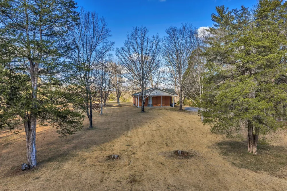 3355 Highway 47 North White Bluff, TN 37187
