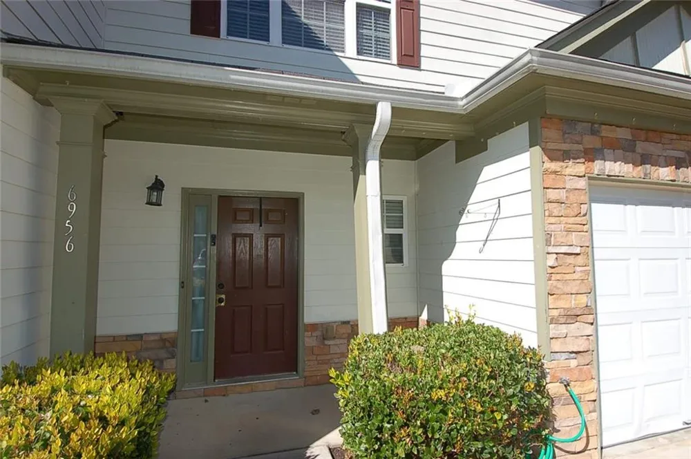 6956 Rogers Point Lithonia, GA 30058