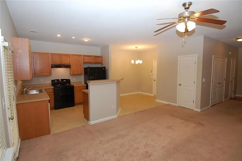 6956 Rogers Point Lithonia, GA 30058