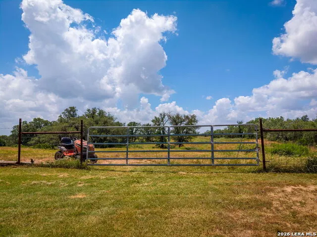 4567 Luther Seguin, TX 78155