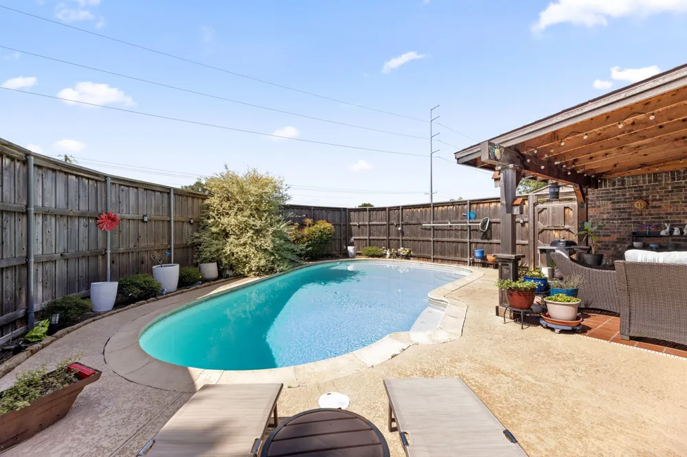 2902 High Plateau Drive Garland, TX 75044