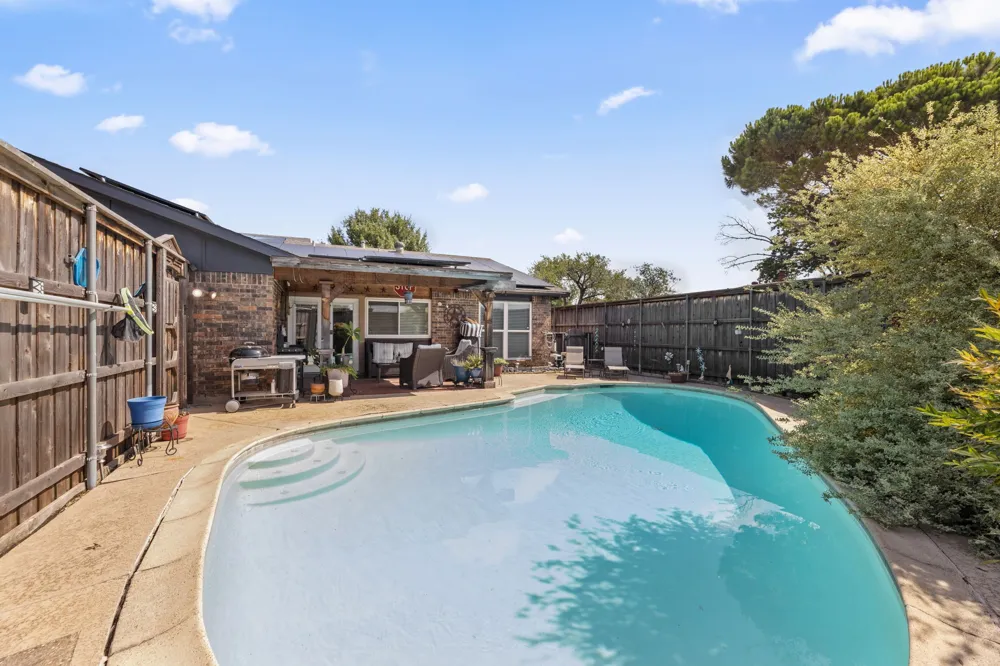2902 High Plateau Drive Garland, TX 75044