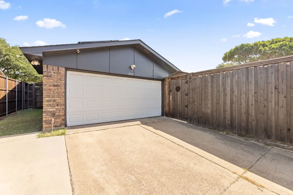 2902 High Plateau Drive Garland, TX 75044
