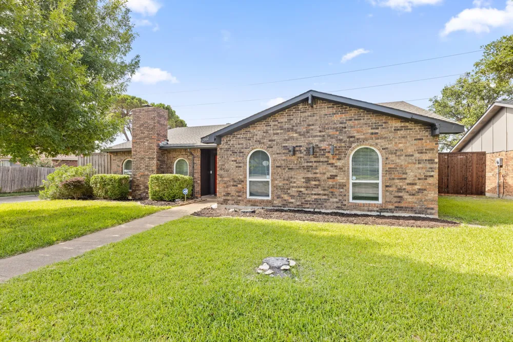 2902 High Plateau Drive Garland, TX 75044