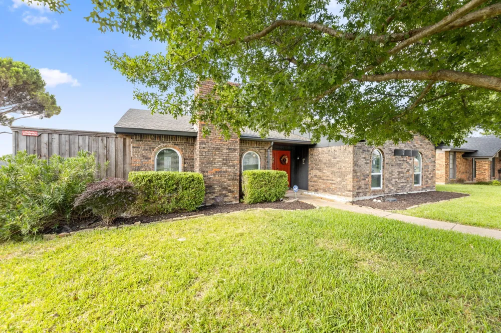 2902 High Plateau Drive Garland, TX 75044