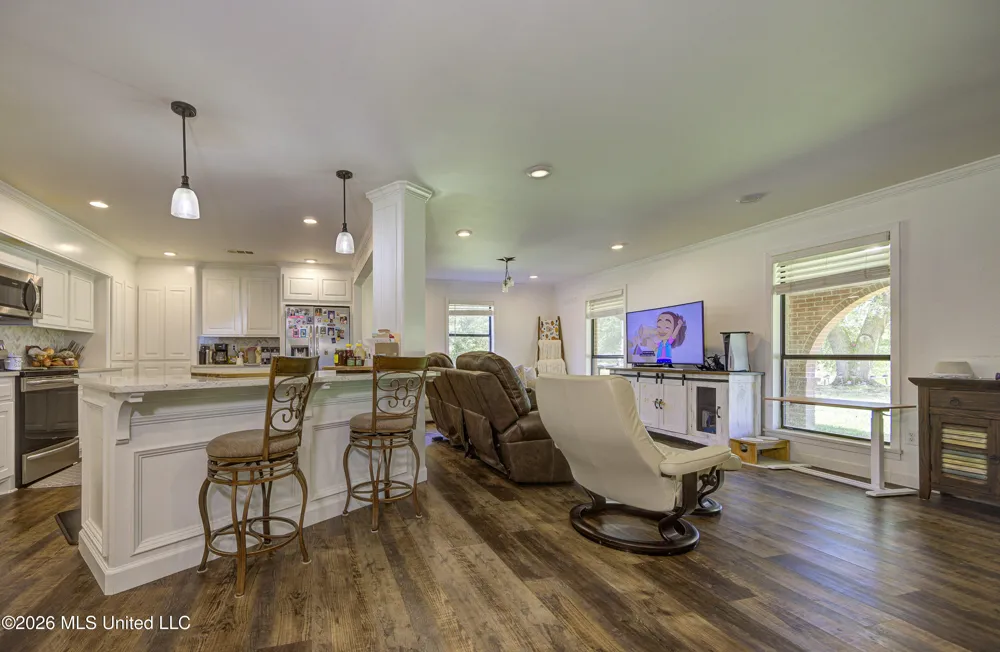 4757 Highway 27 Edwards, MS 39066