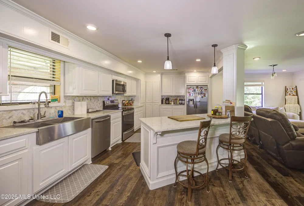 4757 Highway 27 Edwards, MS 39066