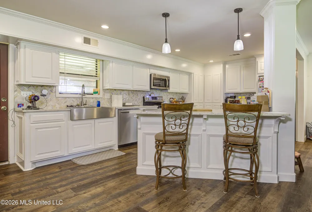 4757 Highway 27 Edwards, MS 39066