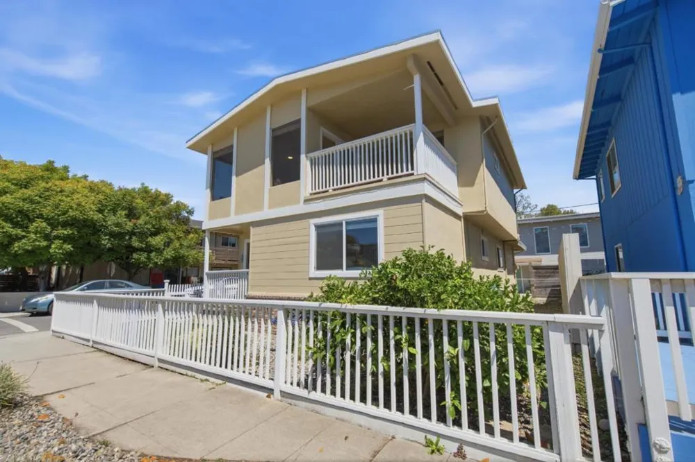 130 Bennett Road Aptos, CA 95003