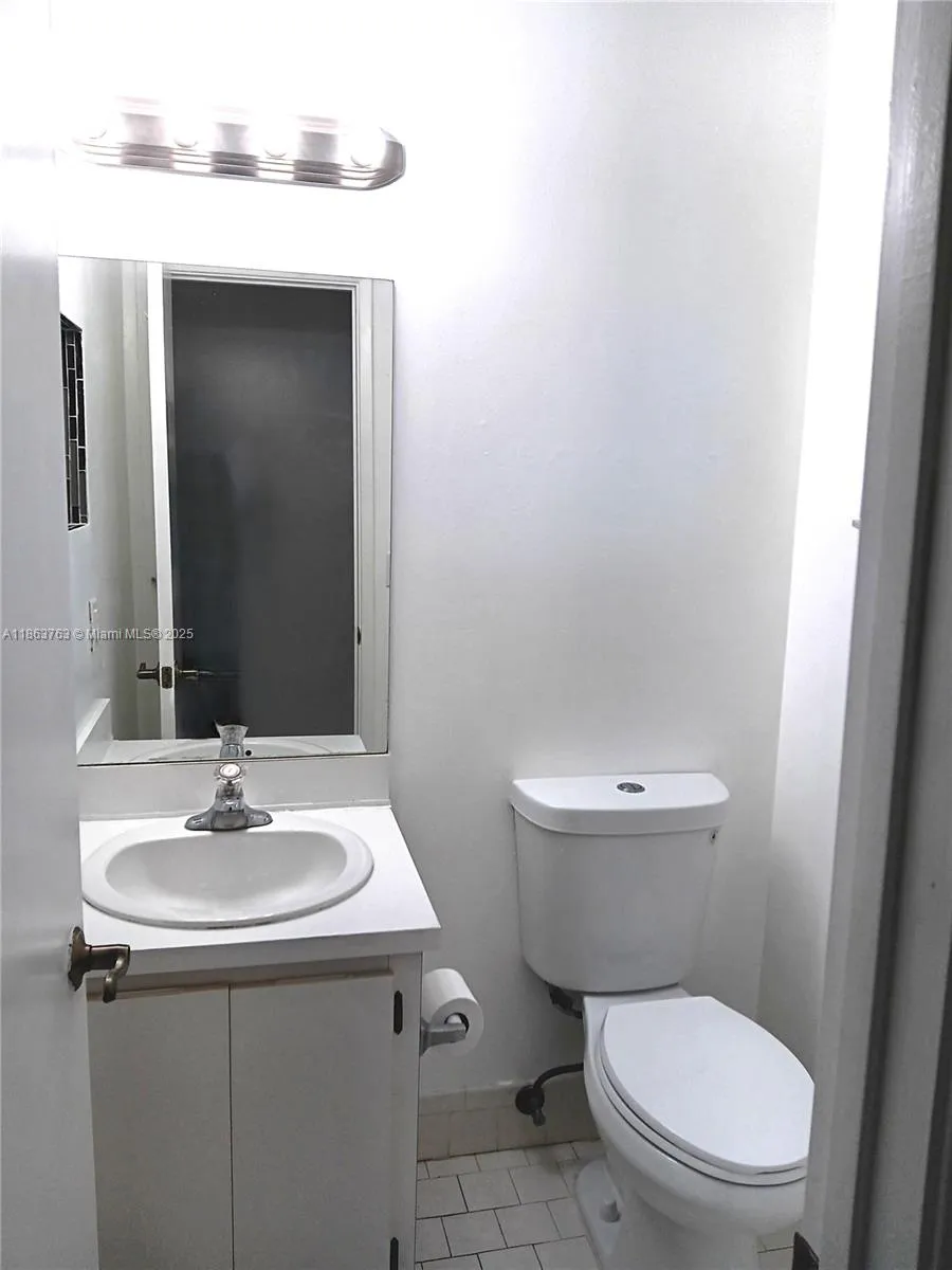 1532 Gabriel St Hollywood, FL 33020