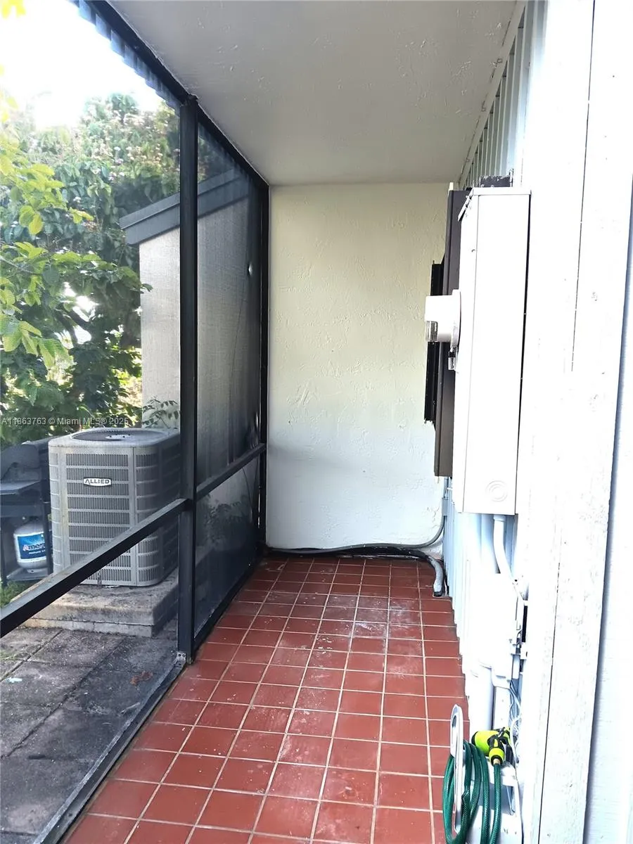 1532 Gabriel St Hollywood, FL 33020