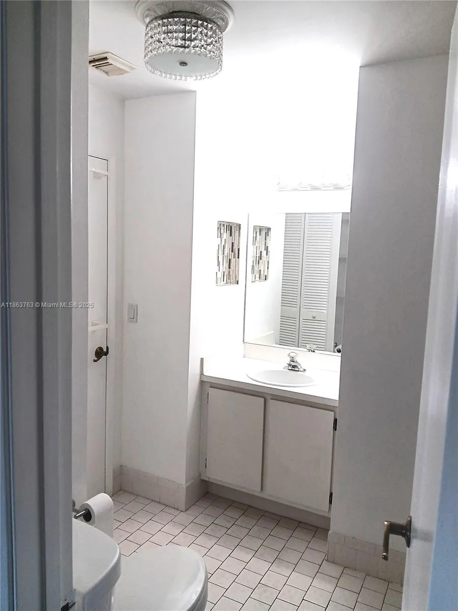 1532 Gabriel St Hollywood, FL 33020