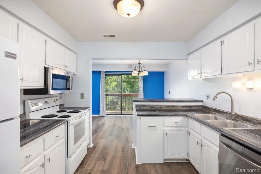 1693 Riverside Drive #3 Rochester Hills City, MI 48309