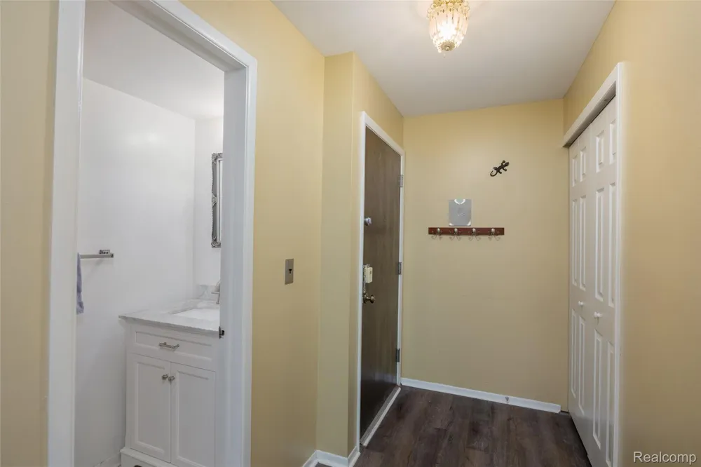 1693 Riverside Drive #3 Rochester Hills City, MI 48309
