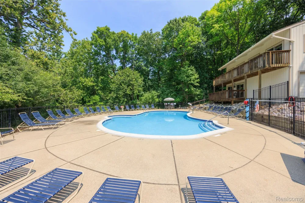 1693 Riverside Drive #3 Rochester Hills City, MI 48309