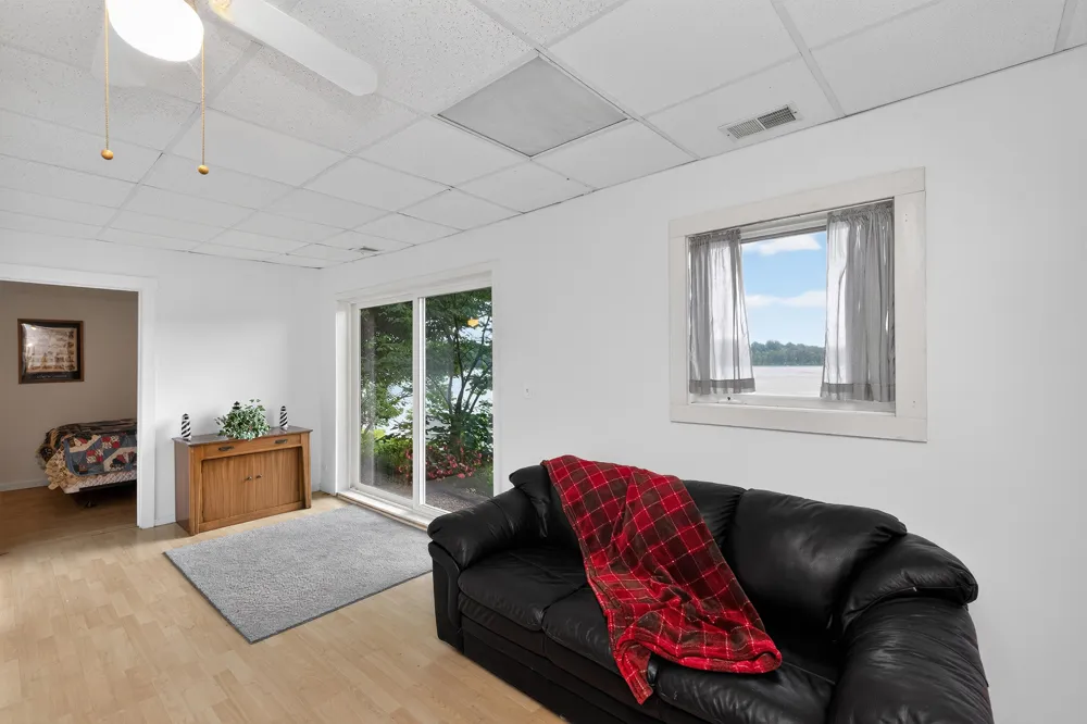 15657 Lakeview Drive Buchanan Township, MI 49107