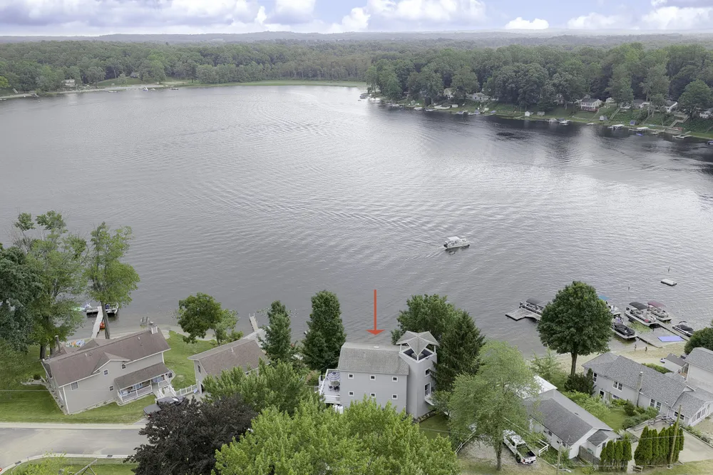 15657 Lakeview Drive Buchanan Township, MI 49107