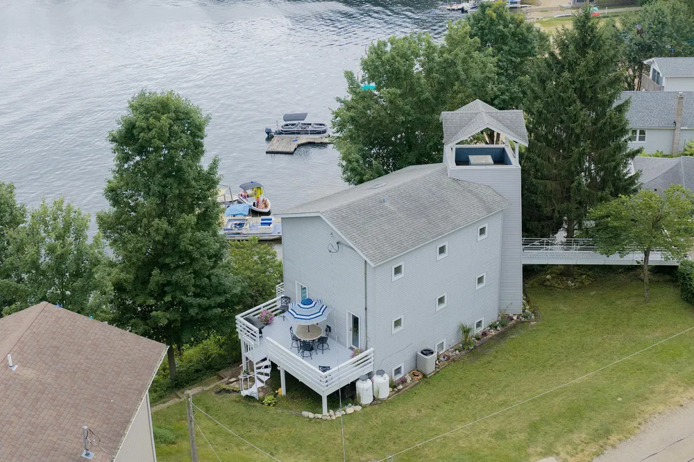 15657 Lakeview Drive Buchanan Township, MI 49107