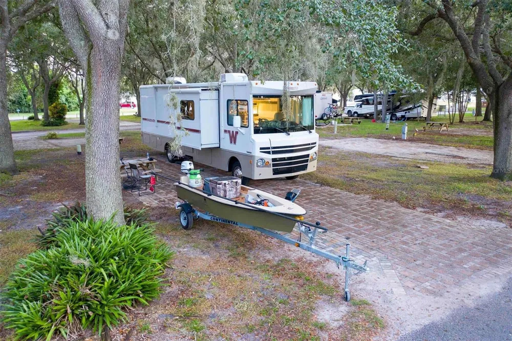 819 BALLANTYNE DRIVE Lake Wales, FL 33898
