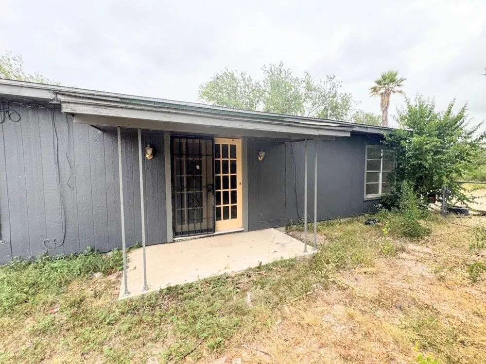 346 Marshall Smith Drive Del Rio, TX 78840