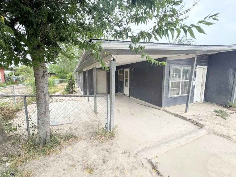 346 Marshall Smith Drive Del Rio, TX 78840