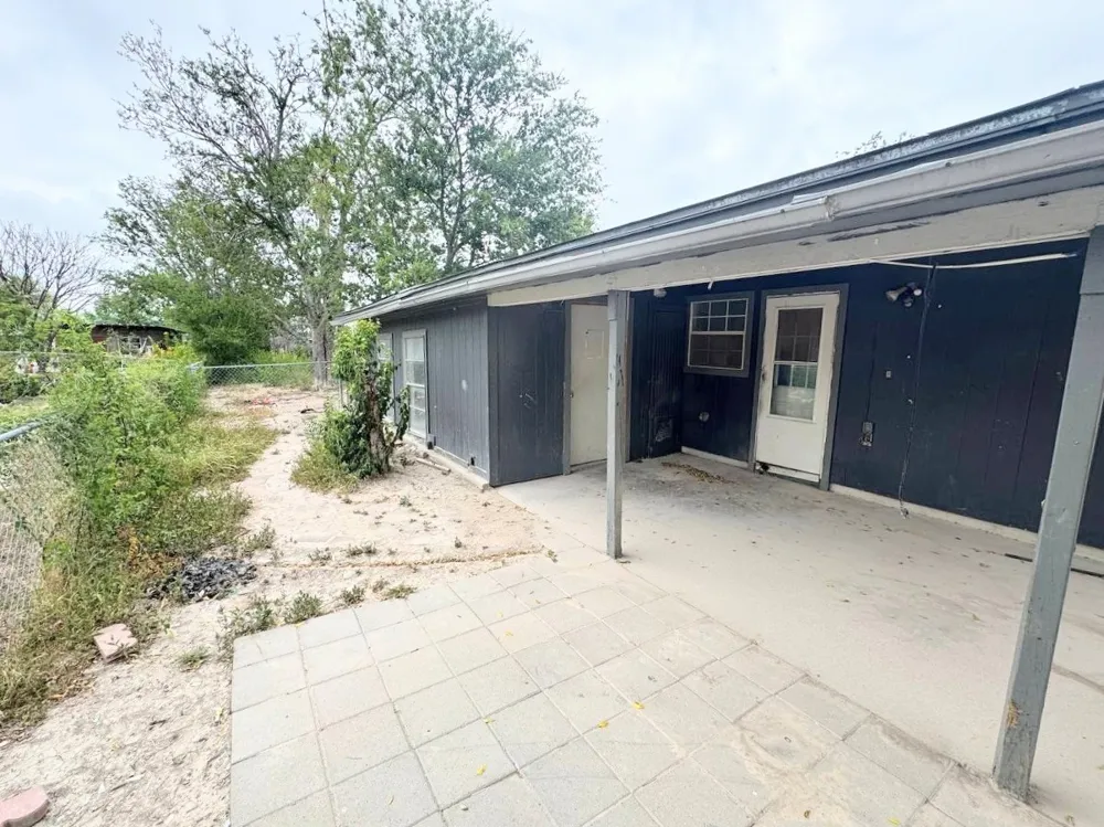 346 Marshall Smith Drive Del Rio, TX 78840