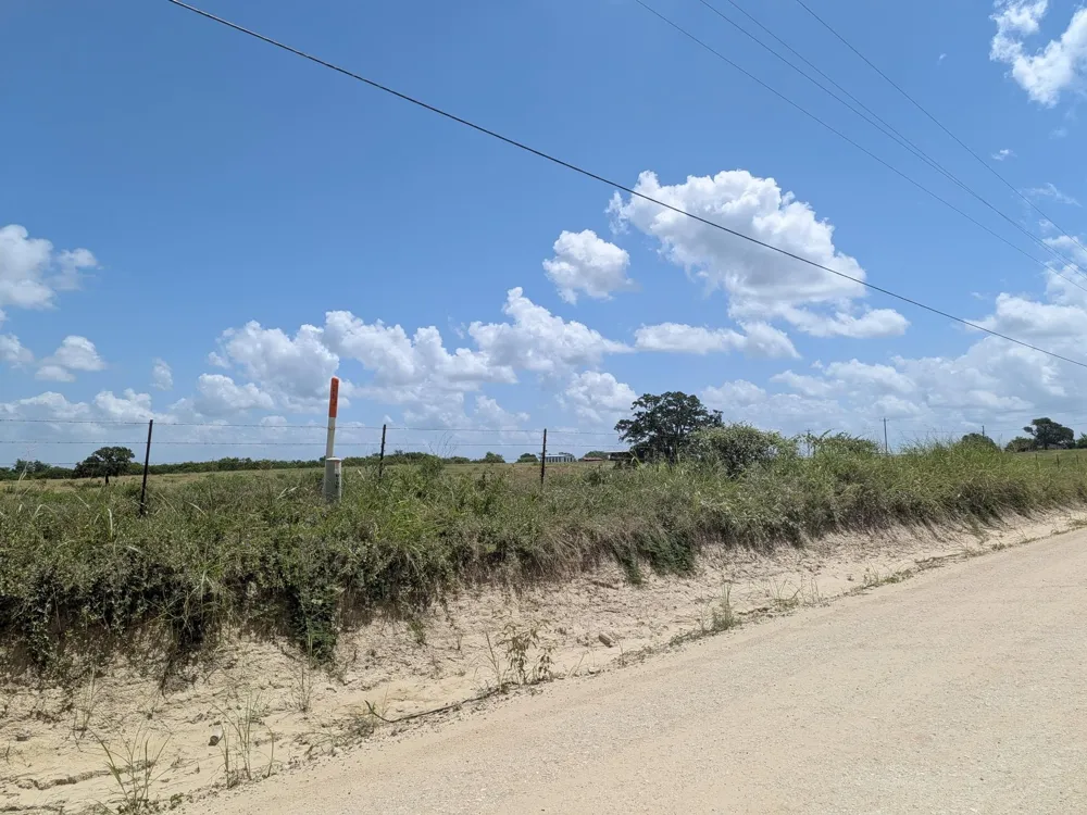 11 County Road 115 Bedias, TX 77831