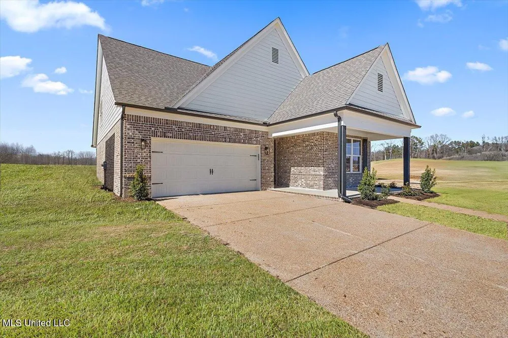 815 Quitman Court Nesbit, MS 38651