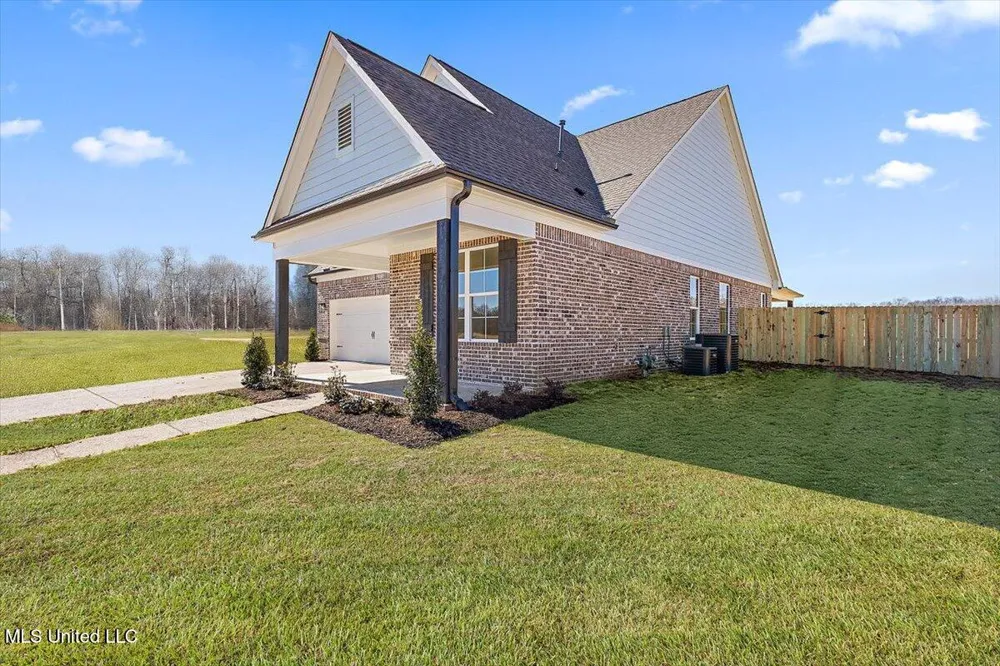 815 Quitman Court Nesbit, MS 38651