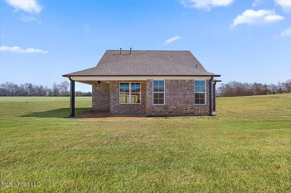 815 Quitman Court Nesbit, MS 38651