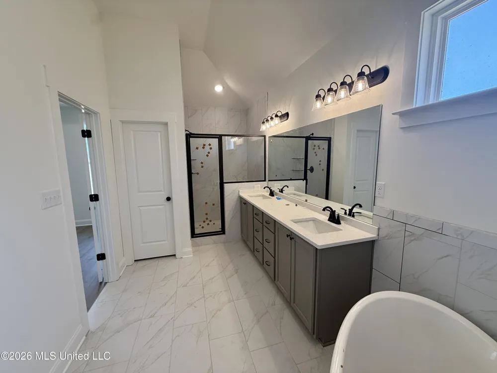 807 Quitman Court Nesbit, MS 38651